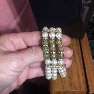 Pearl and green beaded bracelet